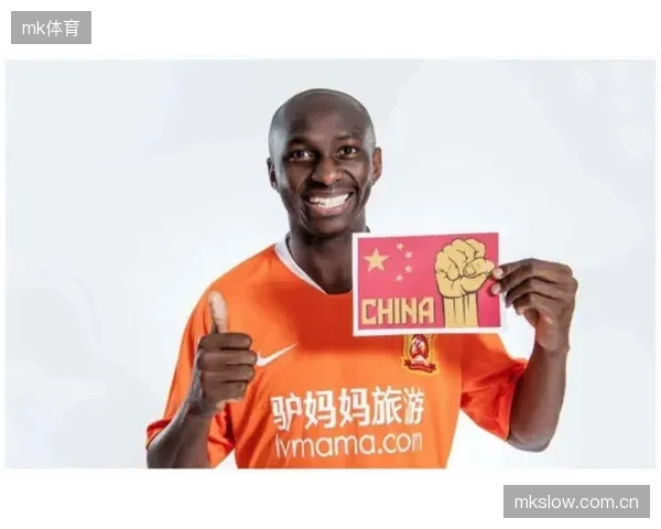 高中锋谢尔盖耶夫入选,为主帅卡坦尼奇提供了后手高空轰炸战术。 高中锋谢尔盖耶夫入选,为主帅卡坦尼奇提供了后手高空轰炸战术。